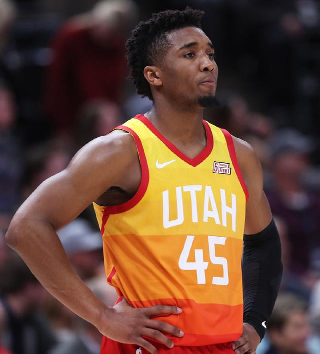 湖人队媒体 湖人队媒体