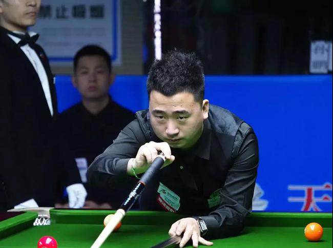 舞台上发光 舞台上发光